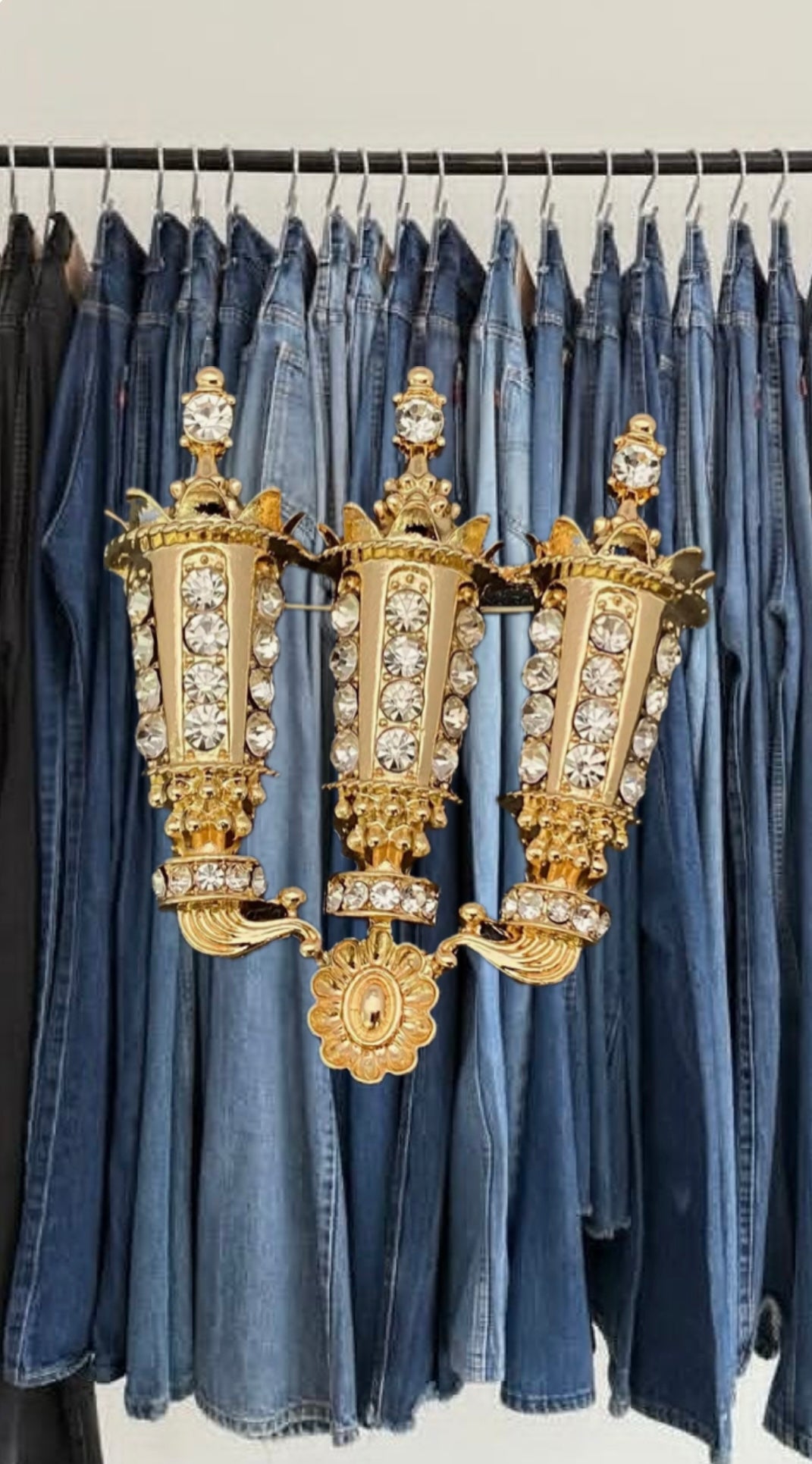 THE CANDLE HOLDER